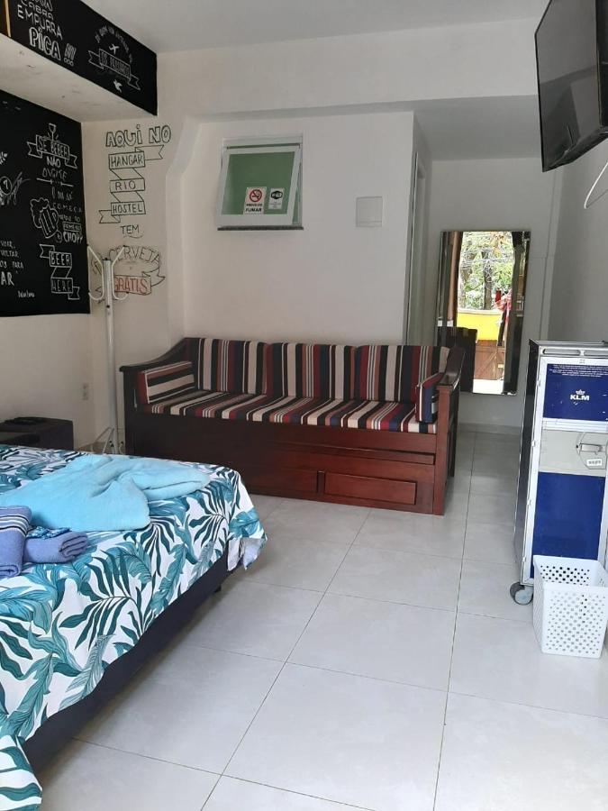 Hangar Rio Hostal *